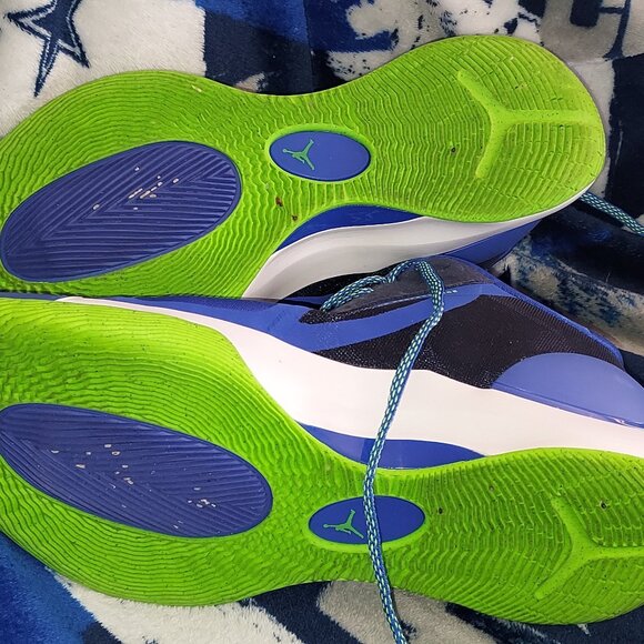 Mens Size 11 Jordan's - Picture 2 of 5